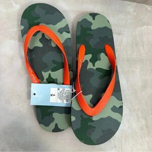 5/$20 cat & jack camo‎ flip flops